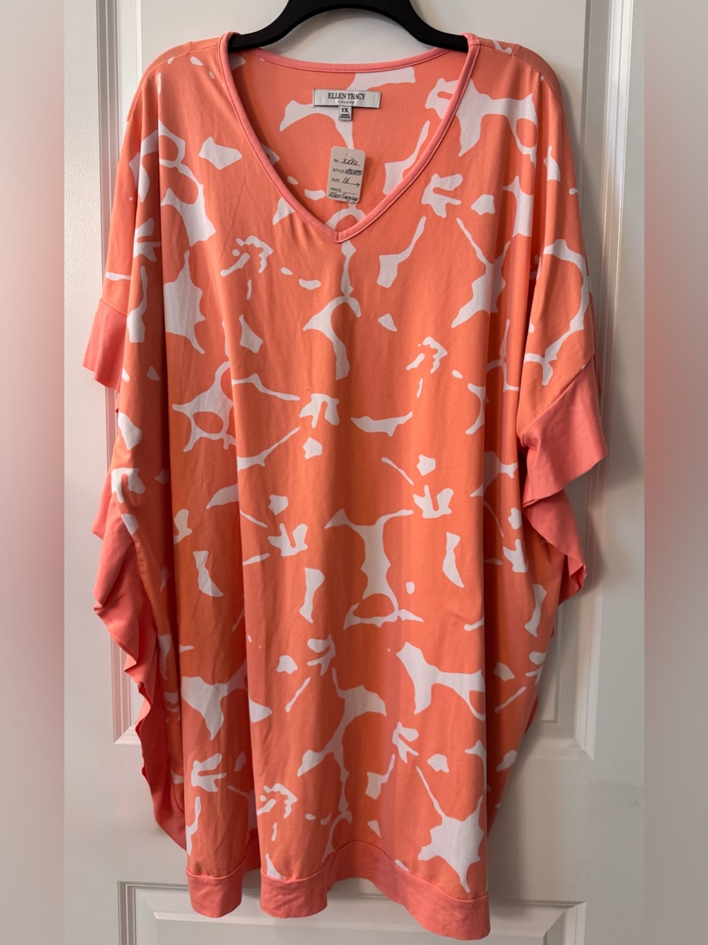 #x580 - Ellen Tracy Melon Orange & White V-Neck Lounge Pullover Caftan Cover-Up